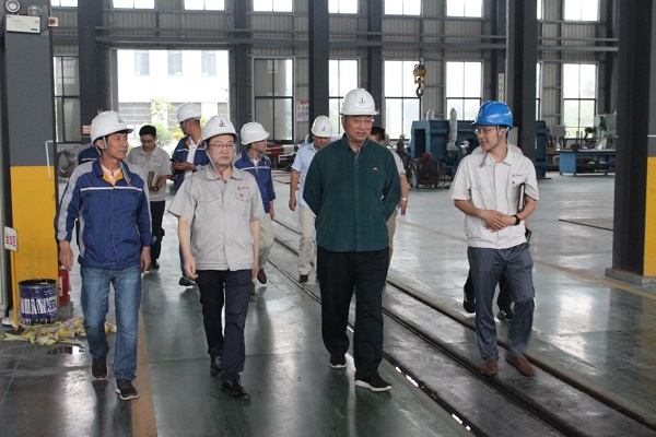 5361564559008414.jpg 參觀裝備制造公司生產車間.jpg