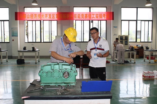 6071569484417832.jpg 減速機檢修拆裝現場.jpg