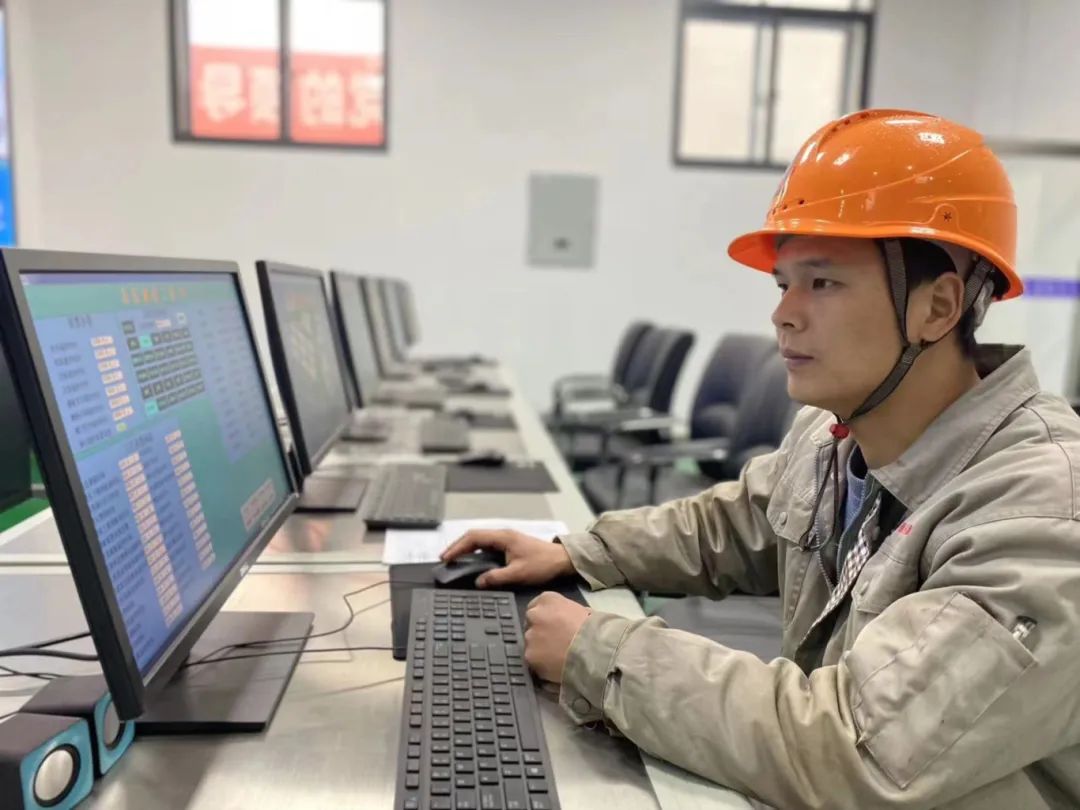 9201713247357420.jpg 劉阿朋_金牛獎照片4.jpg