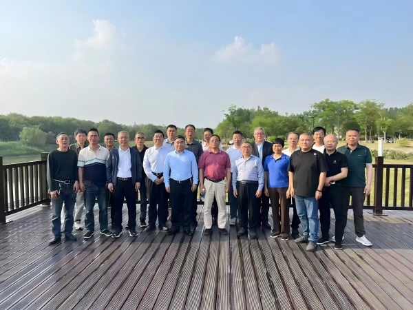 8971747361974774.jpg 發(fā)布-合影留念(1).jpg